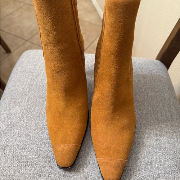 Good American Tan Ankle Boots with Clear Heels - Picture 3 of 9